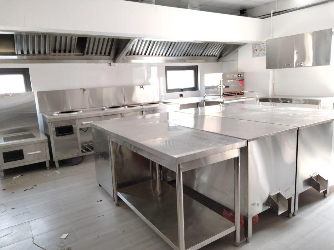 ban bep inox cong nghiep