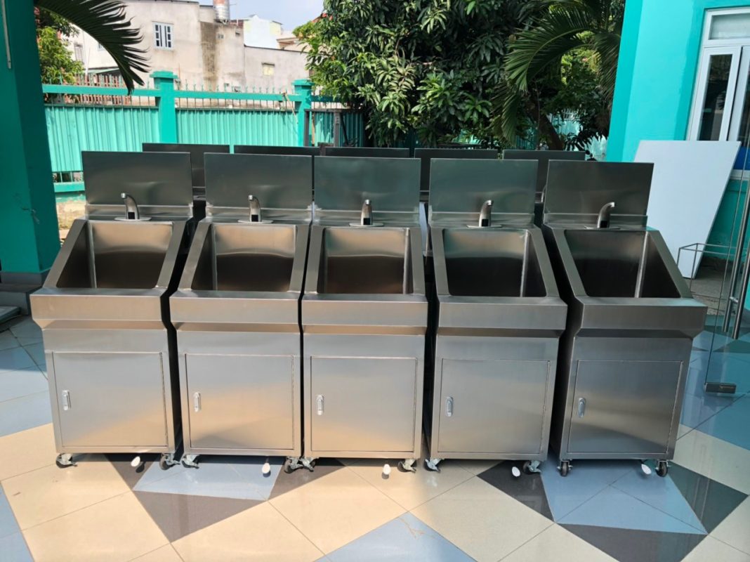 Bồn rửa dụng cụ y tế 1
